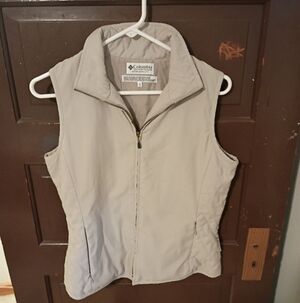 EUC Women's Columbia Zip Up Cream Vest S